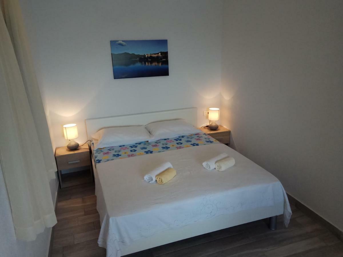Adriatic - Apartment With Jacuzzi Собра Экстерьер фото
